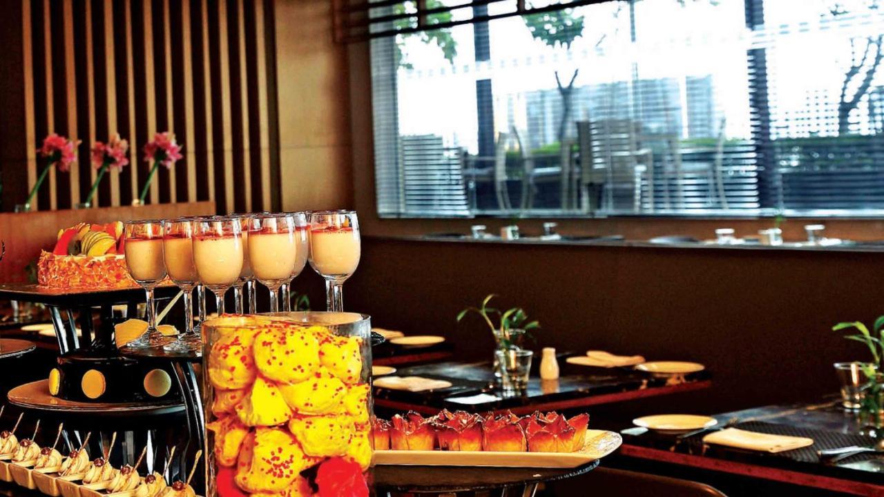 Holiday Inn New Delhi Mayur Vihar Noida By Ihg Екстер'єр фото The interior of the restaurant
