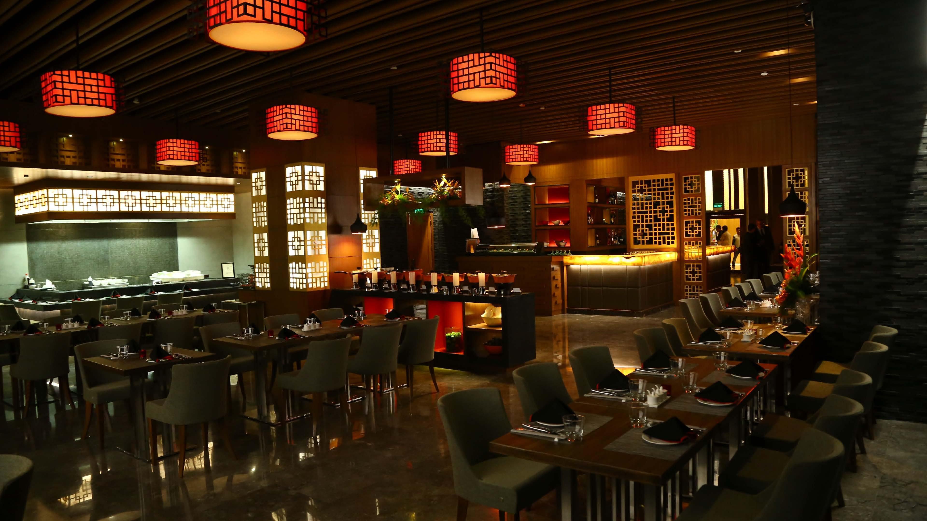 Holiday Inn New Delhi Mayur Vihar Noida By Ihg Екстер'єр фото The interior of the restaurant