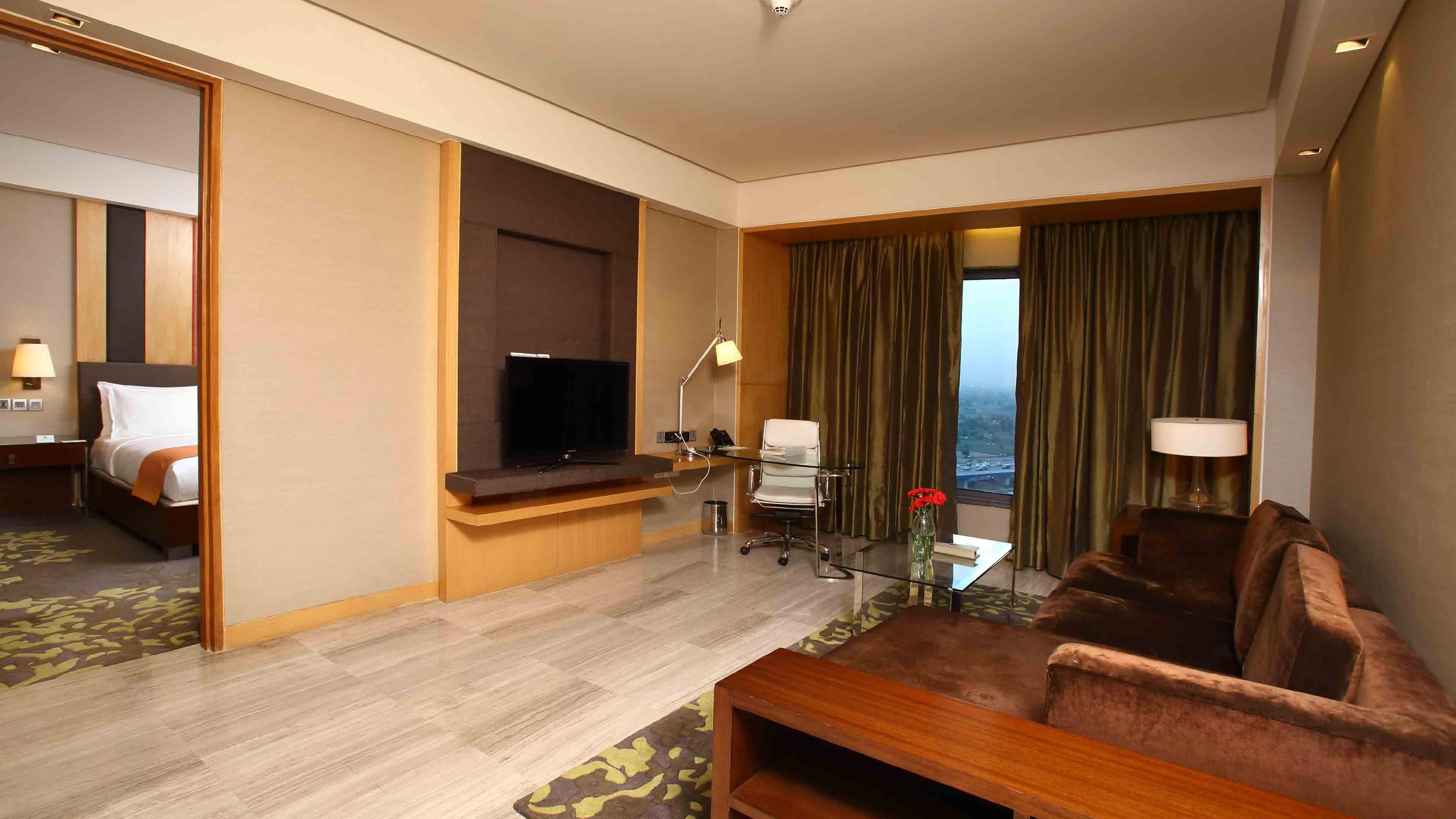 Holiday Inn New Delhi Mayur Vihar Noida By Ihg Екстер'єр фото Suite at the Taj Bengal